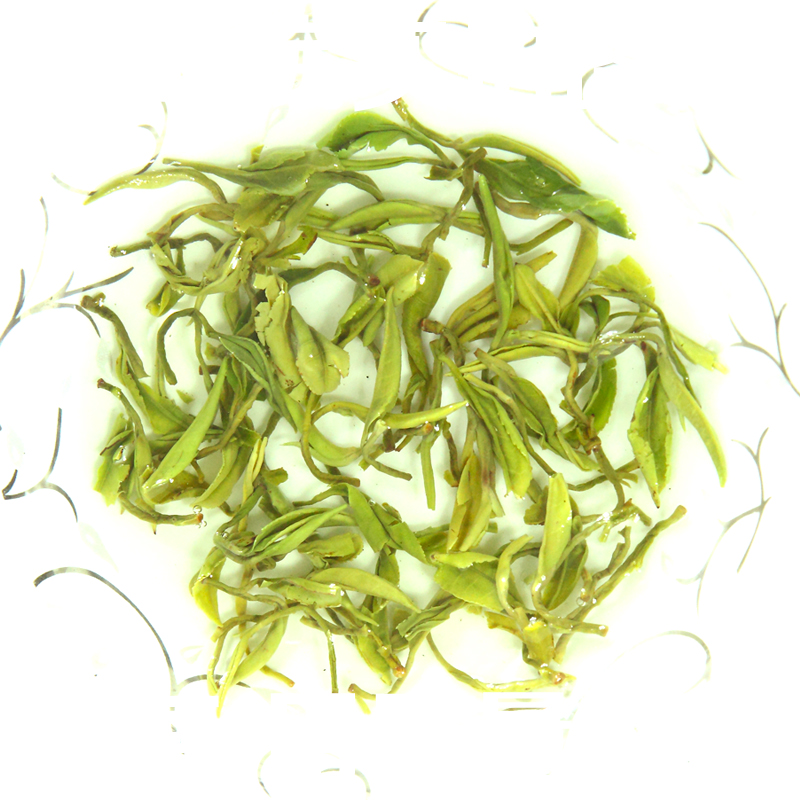 江北第一茶美誉的日照绿茶叶片厚，滋味浓，香气高，耐冲泡，汤色明亮，口感鲜爽，有浓郁的板粟香